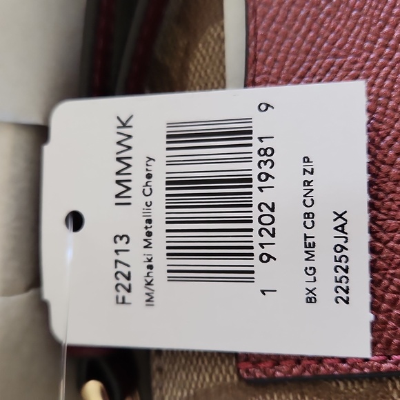 NWT IOB Coach Metallic Cherry Color Block Sig Corner Zip Wristlet 🍒 - Picture 16 of 16